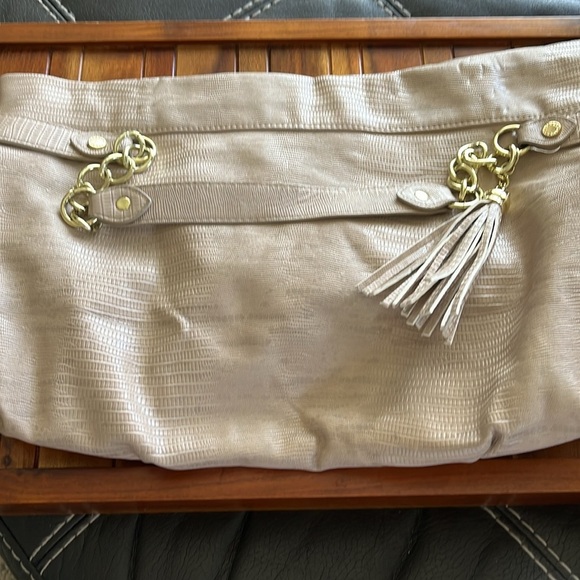 Steve Madden large tan bag with gold accents​ - Picture 5 of 6